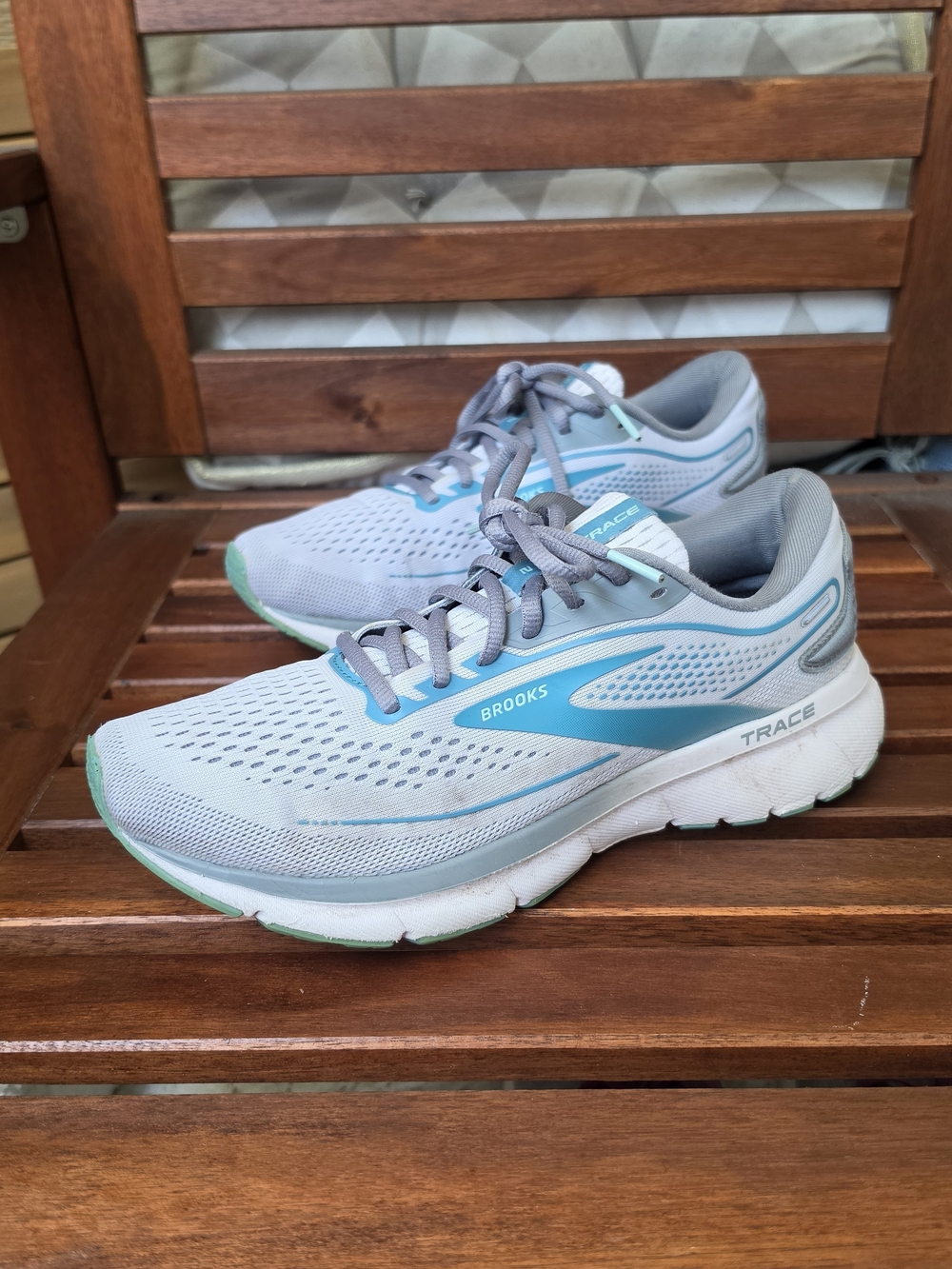 Brooks Trace 2 blue running shoes Women's Size 8.5